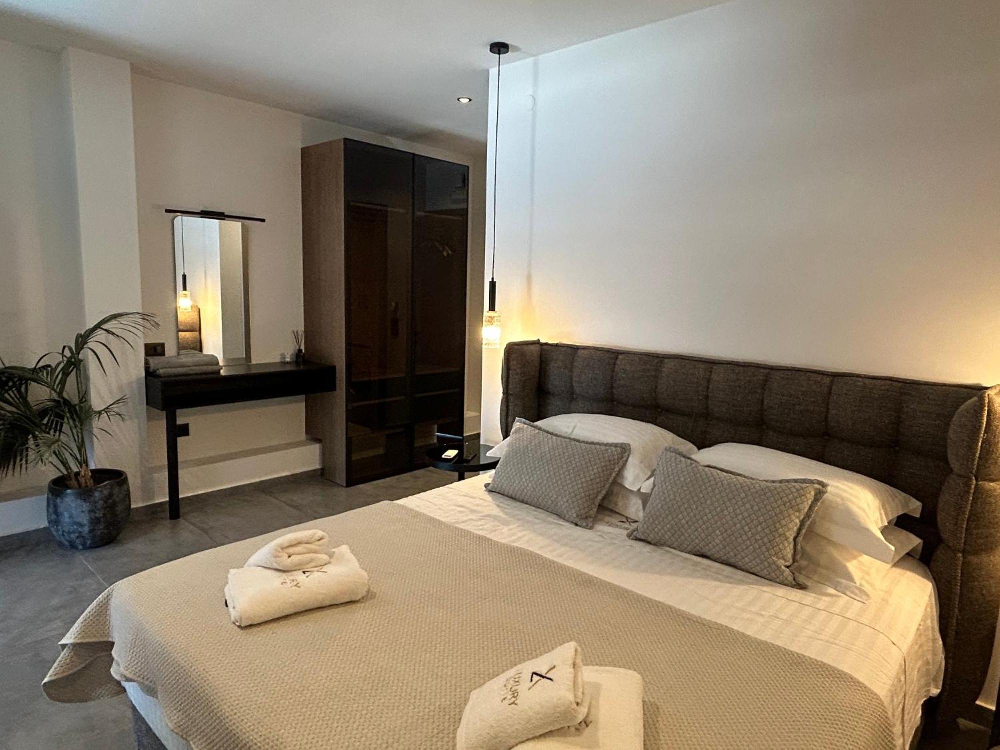 X Luxury Suites อาร์กอสโตลี ภายนอก รูปภาพ
