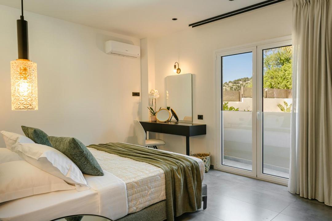X Luxury Suites อาร์กอสโตลี ภายนอก รูปภาพ